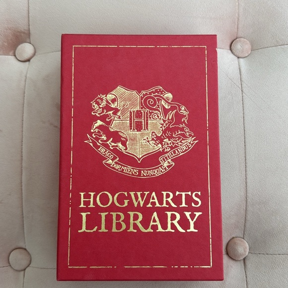 Hogwarts Library Boxed Set - Picture 2 of 16